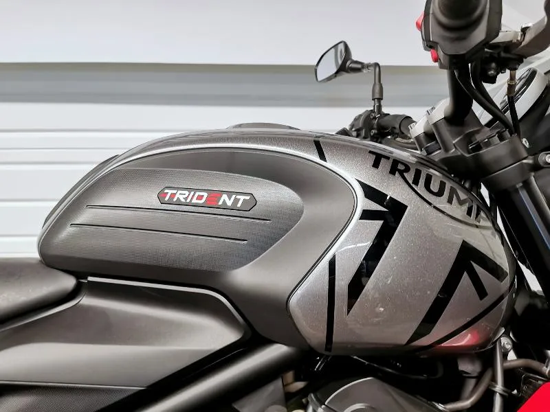 TRIDENT 660