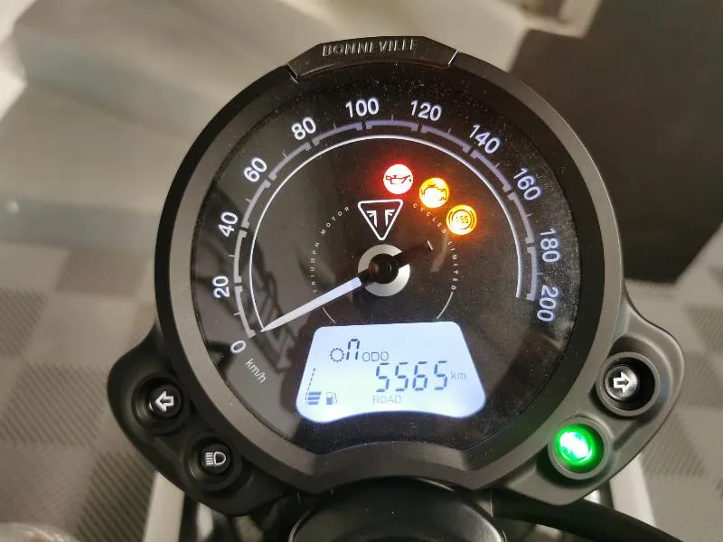 STREET SCRAMBLER  900
