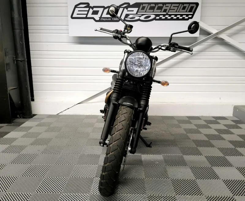 STREET SCRAMBLER  900