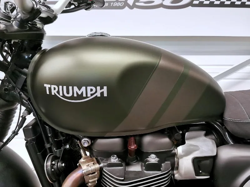 STREET SCRAMBLER  900
