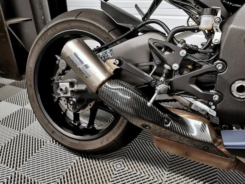 YZFR1