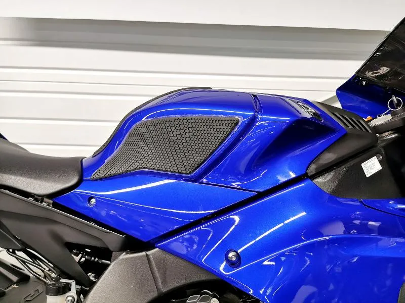 YZFR1