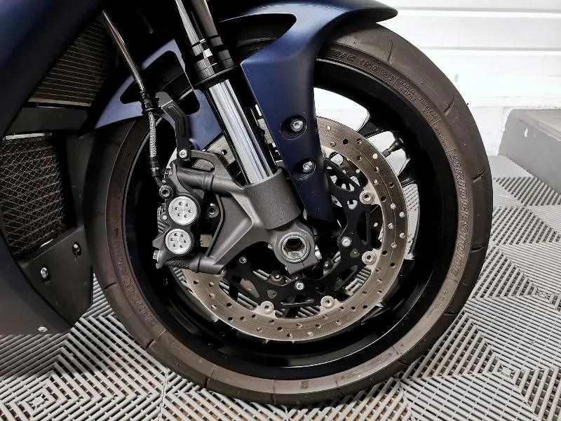 YZFR1