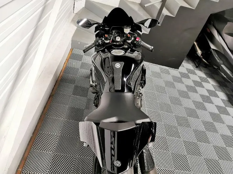 YZF 1000 R1