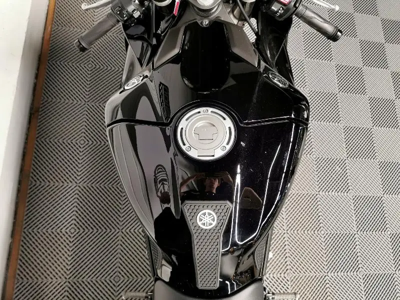 YZF 1000 R1