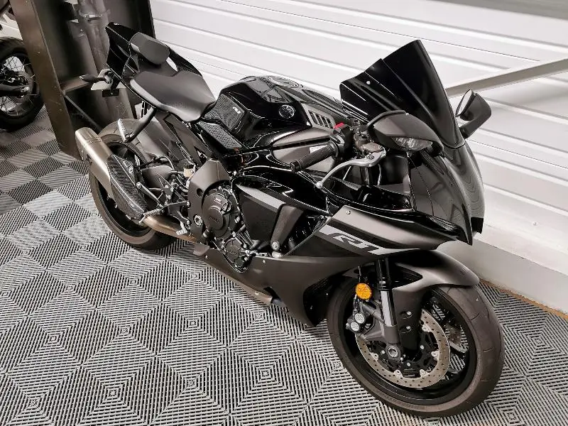 YZF 1000 R1