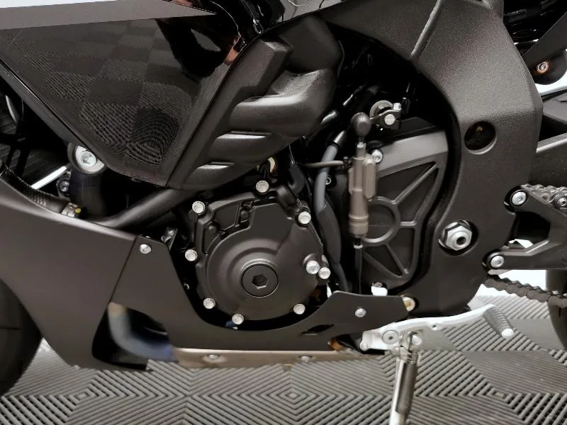 YZF 1000 R1