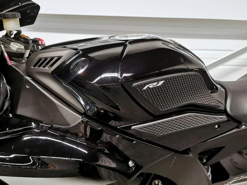 YZF 1000 R1