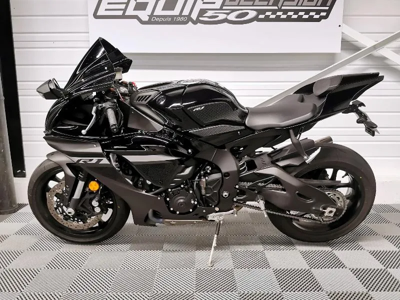 YZF 1000 R1