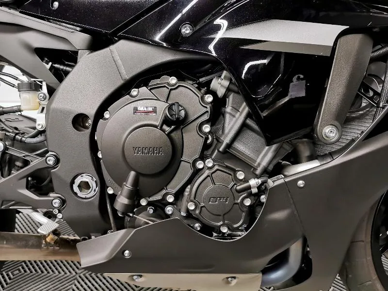 YZF 1000 R1