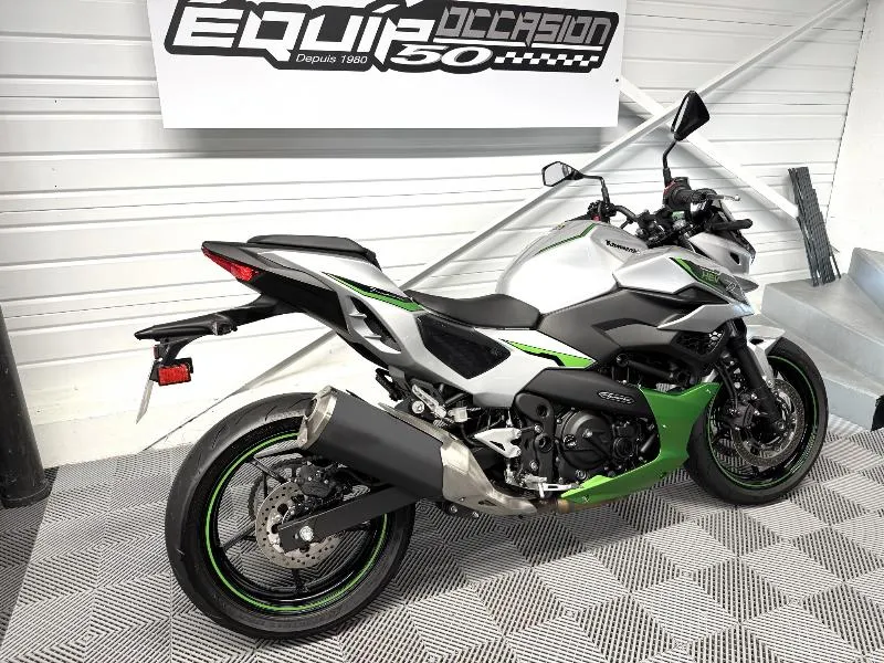 Z7 HYBRID