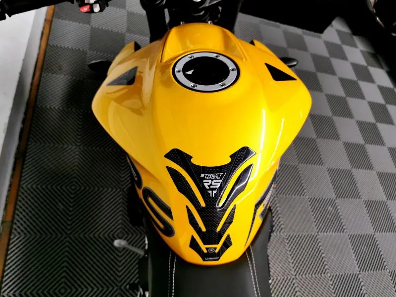 STREET TRIPLE 765 RS