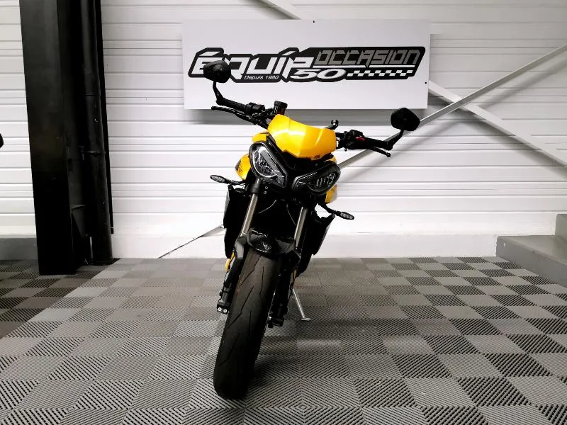 STREET TRIPLE 765 RS