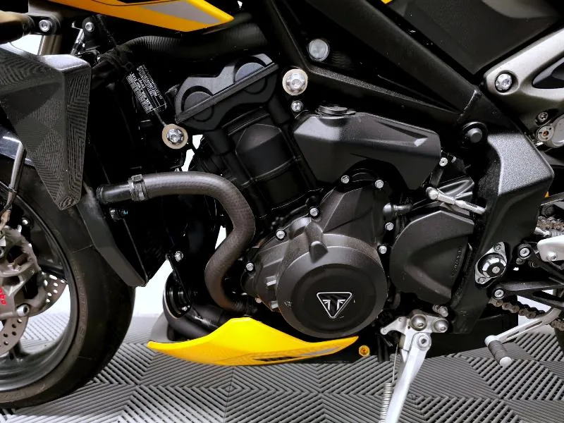 STREET TRIPLE 765 RS