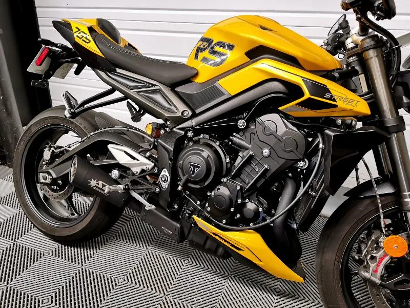 STREET TRIPLE 765 RS