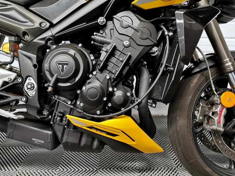 STREET TRIPLE 765 RS