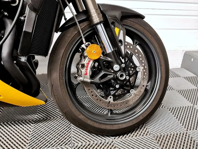 STREET TRIPLE 765 RS