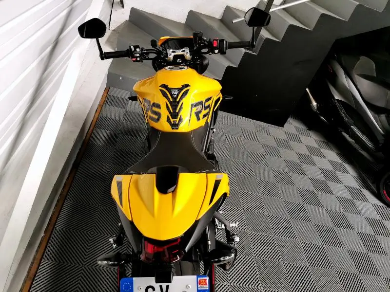 STREET TRIPLE 765 RS