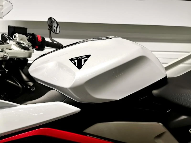 	DAYTONA 660