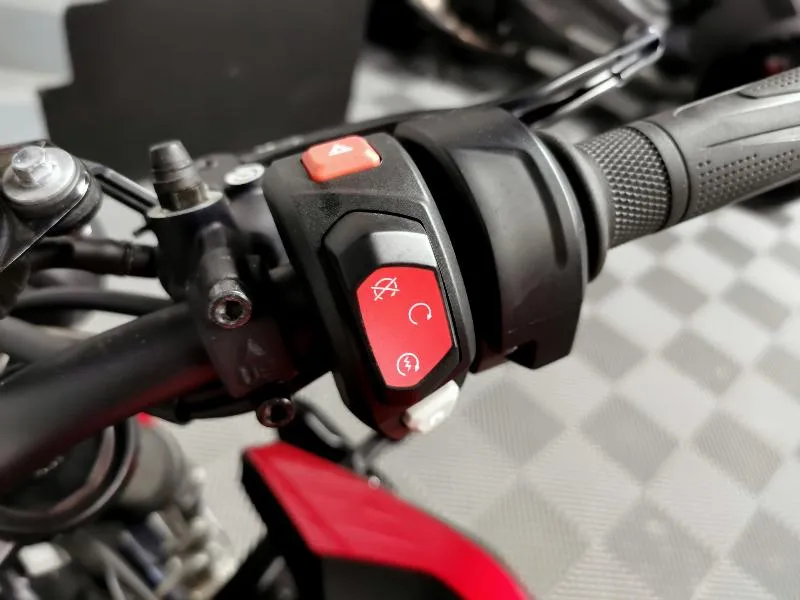STREET TRIPLE 765 RS