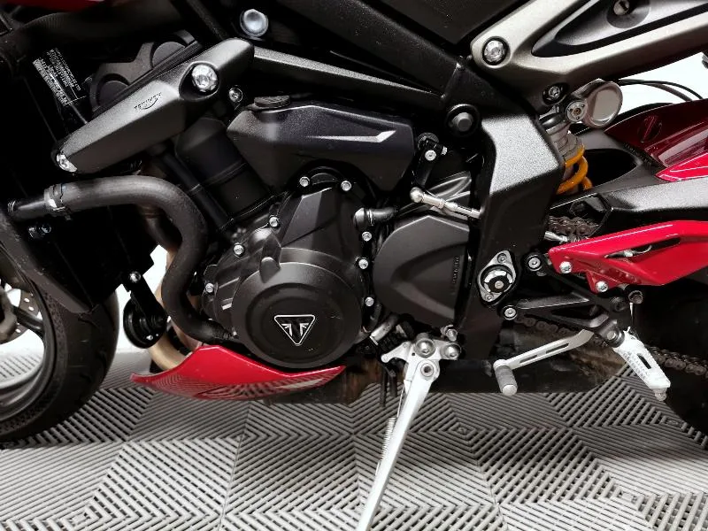STREET TRIPLE 765 RS
