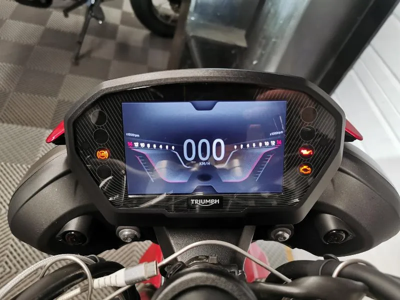 STREET TRIPLE 765 RS