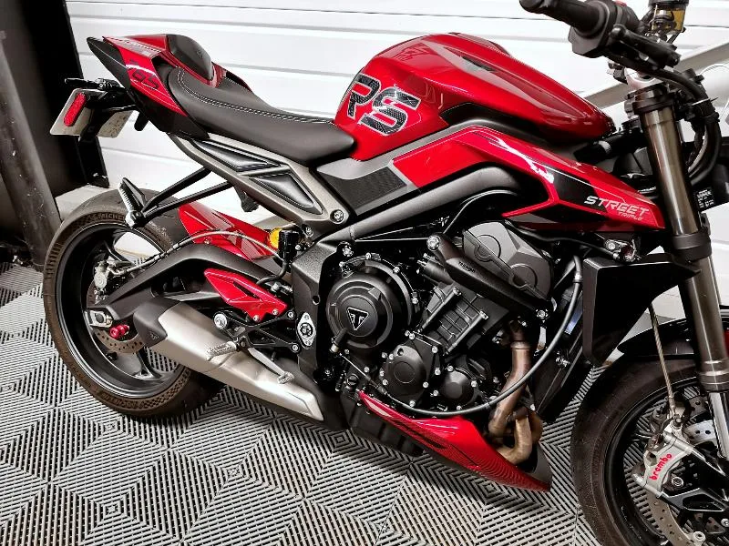 STREET TRIPLE 765 RS