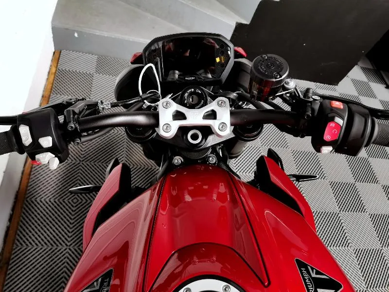 STREET TRIPLE 765 RS