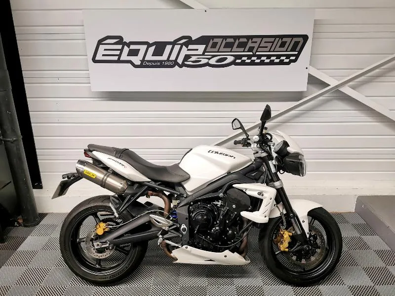 STREET TRIPLE 675 R
