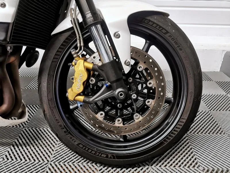 STREET TRIPLE 675 R