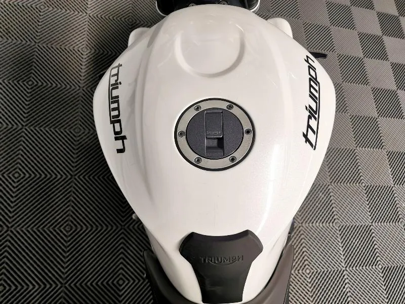 STREET TRIPLE 675 R