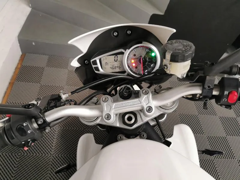 STREET TRIPLE 675 R