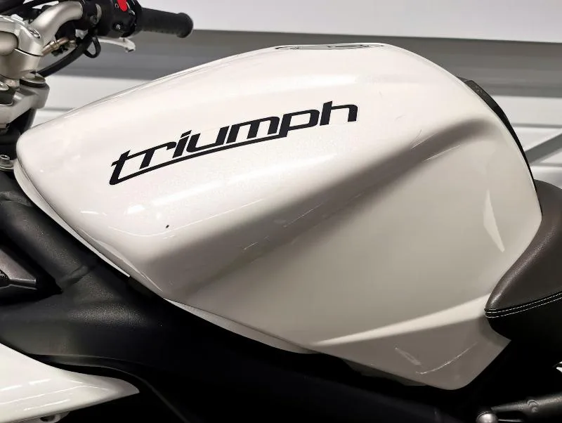 STREET TRIPLE 675 R