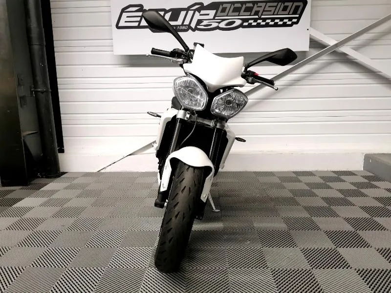 STREET TRIPLE 675 R