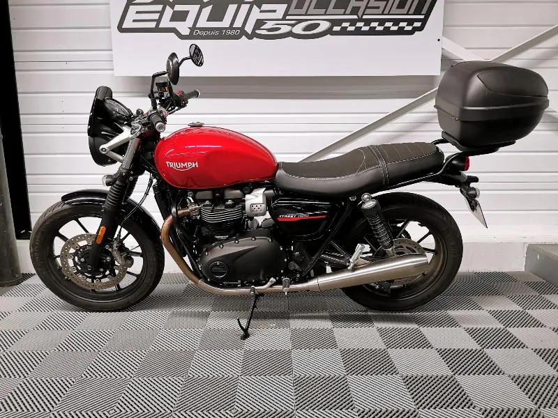 STREET TWIN  900