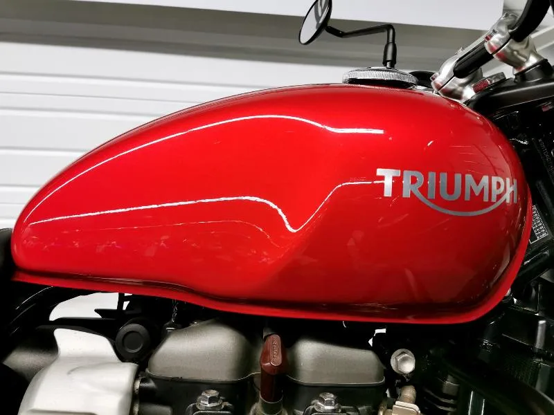 STREET TWIN  900