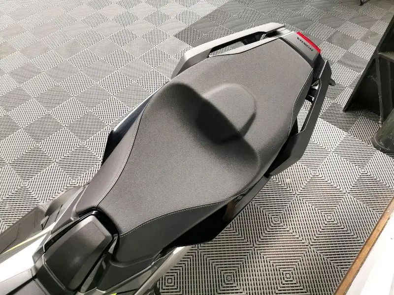 XADV 750 DCT