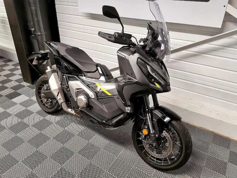XADV 750 DCT