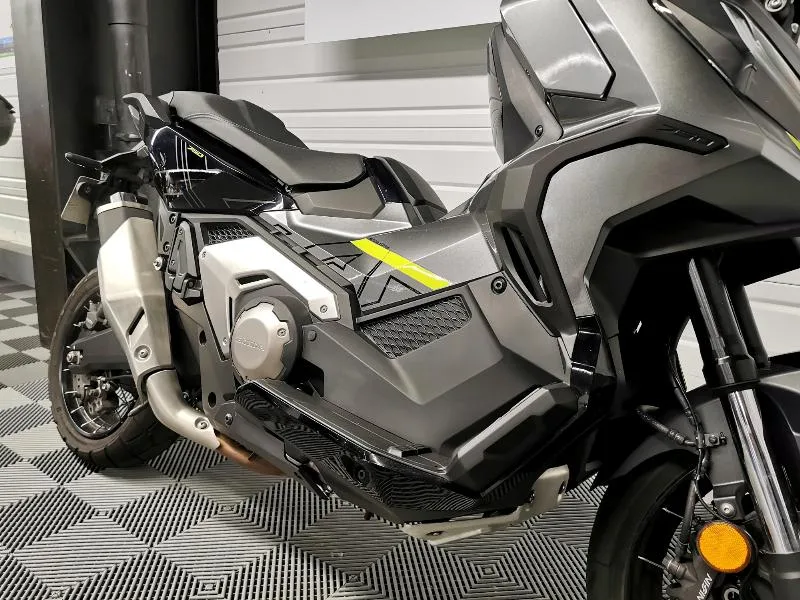 XADV 750 DCT