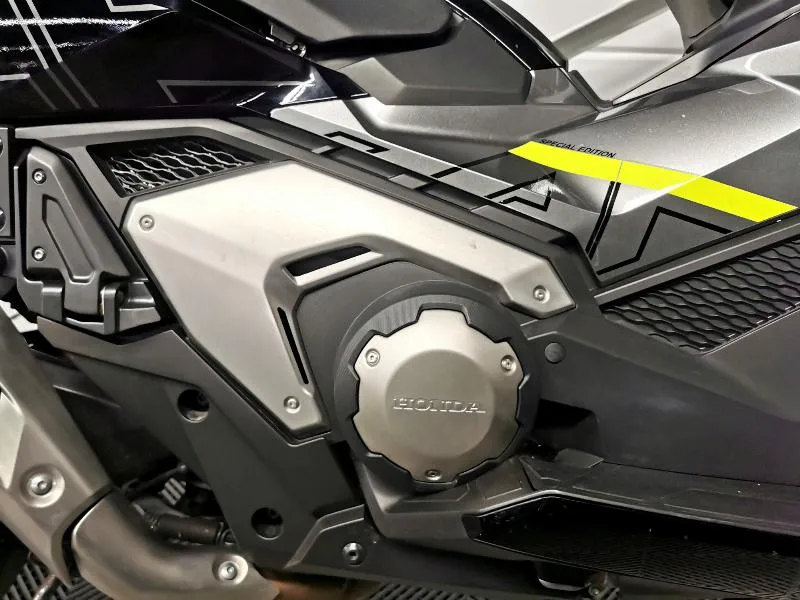 XADV 750 DCT