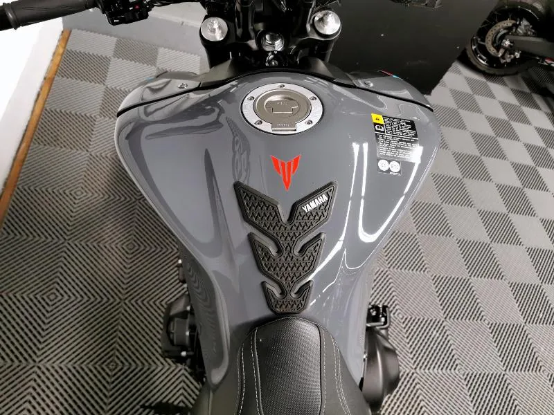 MT09
