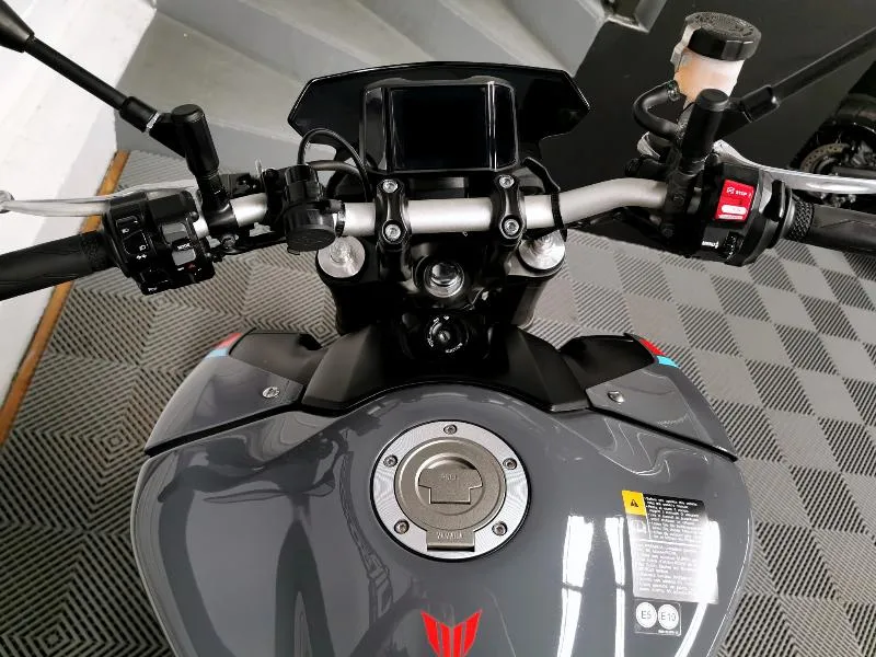 MT09
