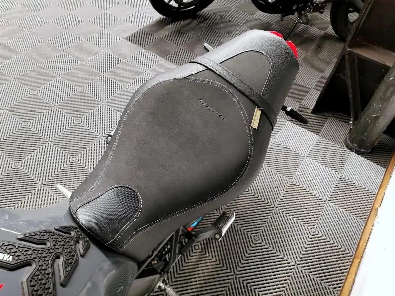 MT09
