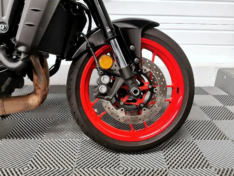 MT09