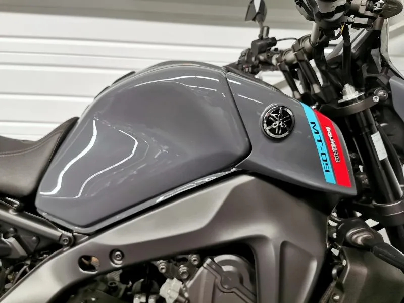 MT09