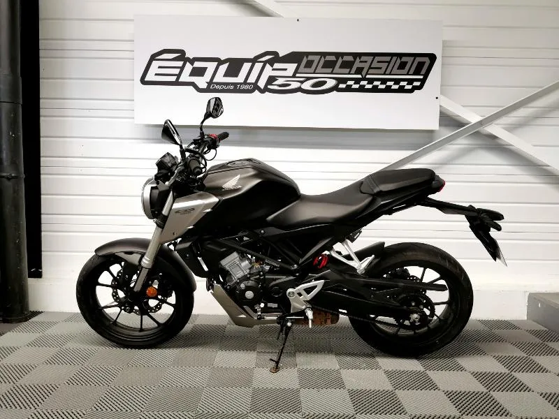 CB 125R Neo Sport Café