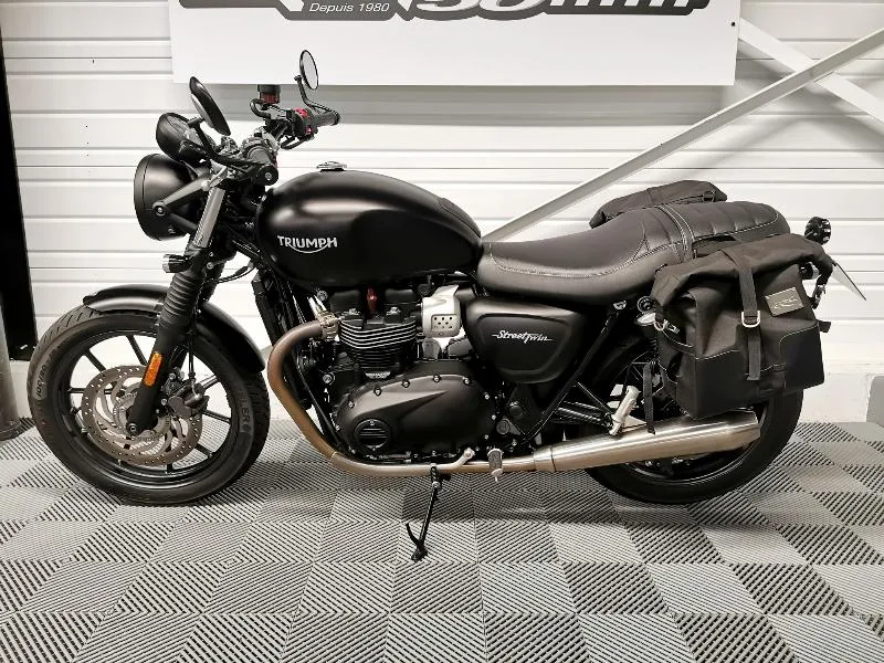 STREET TWIN  900