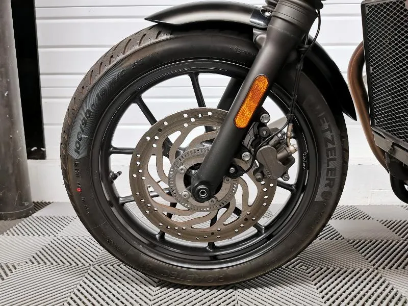 STREET TWIN  900
