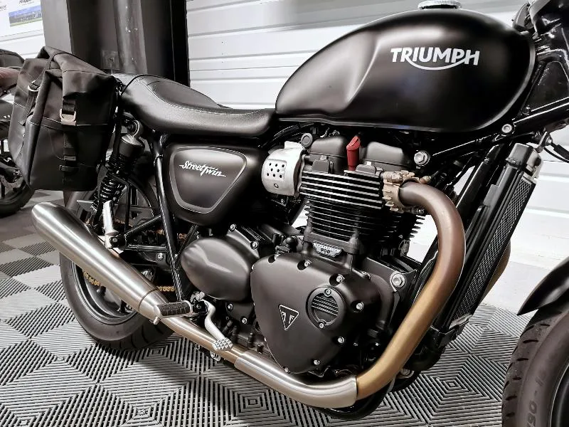 STREET TWIN  900