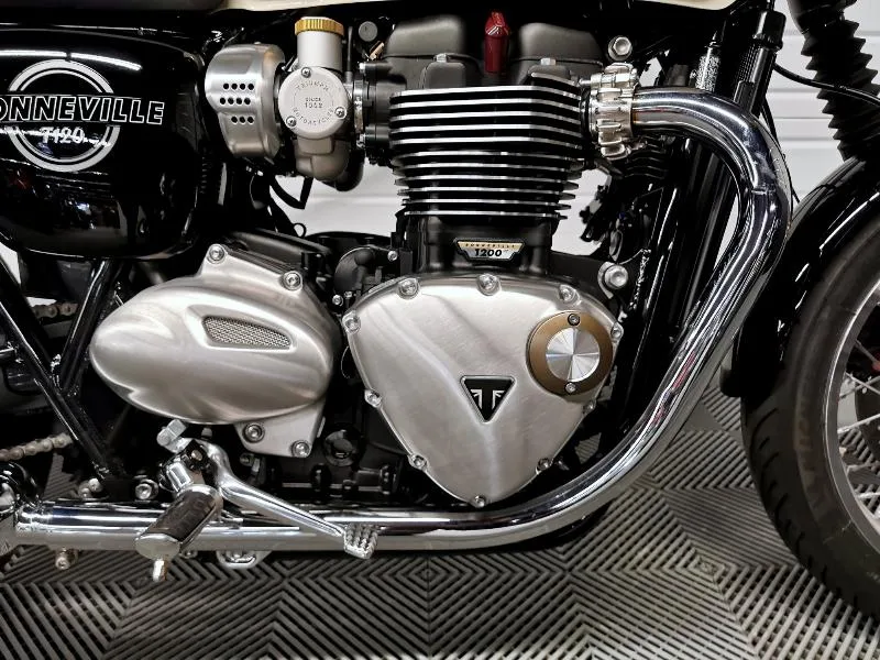 BONNEVILLE T120